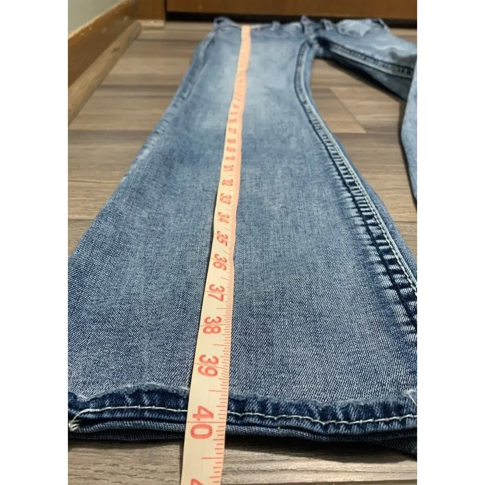 Silver Suki Women's Size 27/33 Light Wash Casual Denim Bootcut Jeans